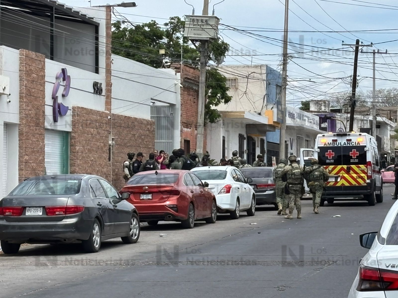 Atacan a balazos un local de préstamos en el Primer Cuadro de Culiacán