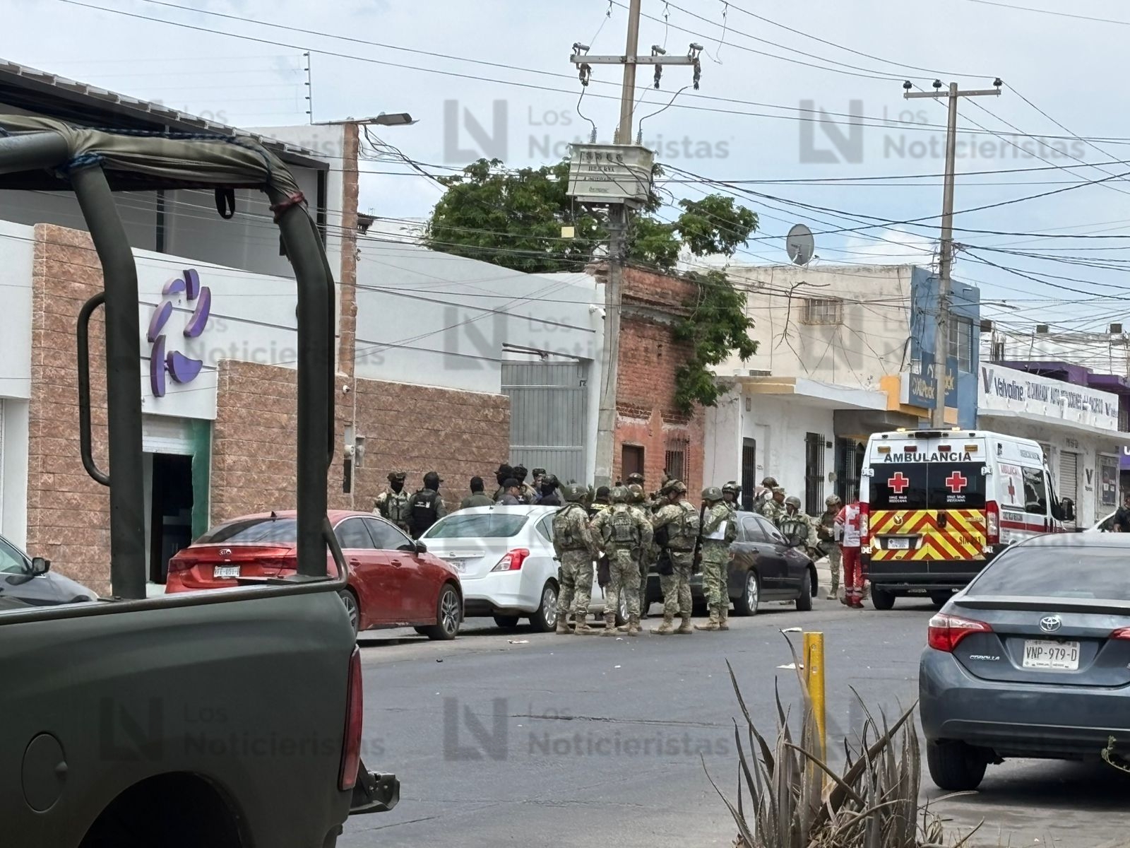 Atacan a balazos un local de préstamos en el Primer Cuadro de Culiacán