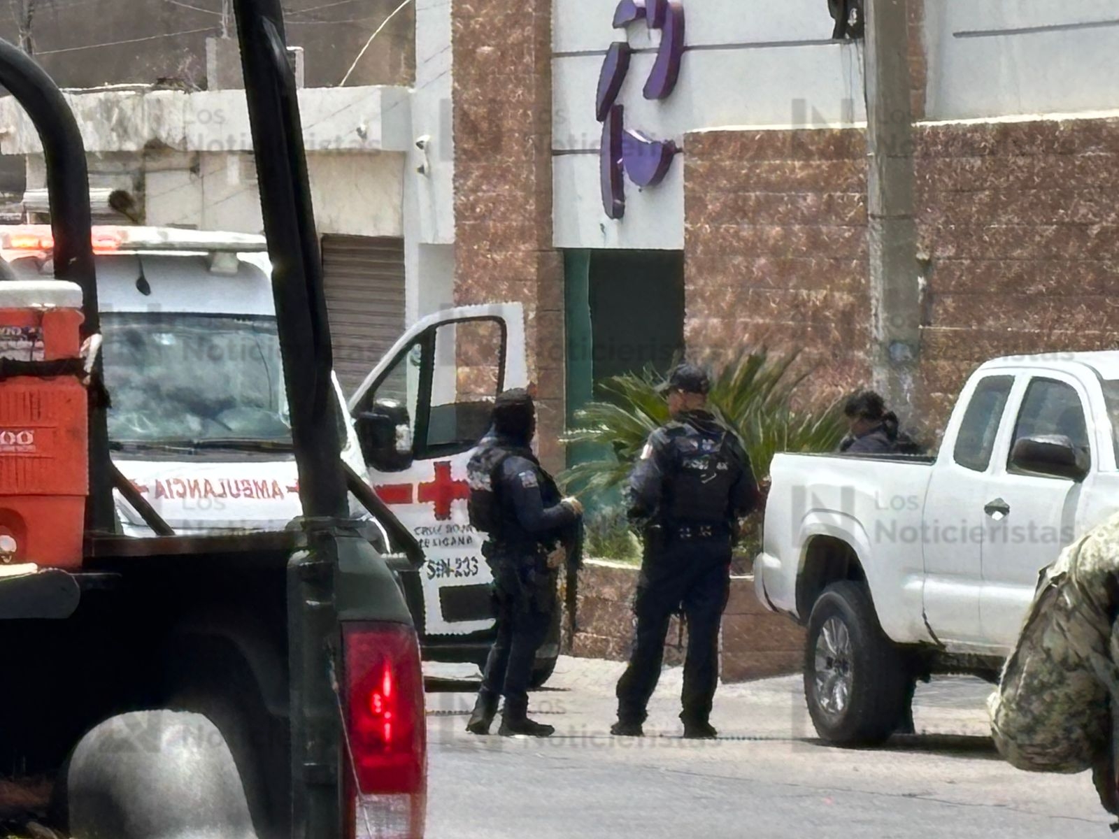 Atacan a balazos un local de préstamos en el Primer Cuadro de Culiacán