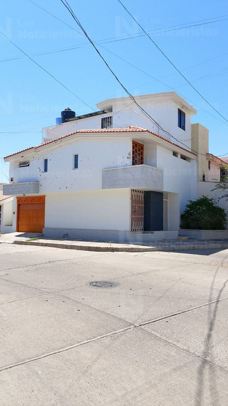 Balean residencia donde vivía el gobernador con licencia Rubén Rocha Moya en Las Quintas, Culiacán; la casa tiene años deshabitada
