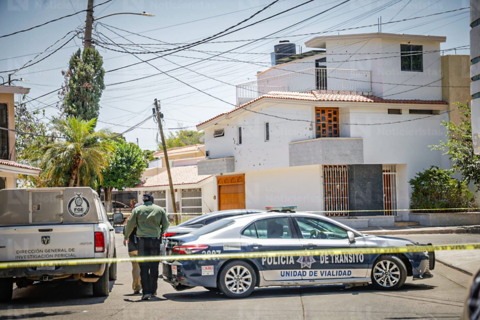 Balean residencia donde vivía el gobernador con licencia Rubén Rocha Moya en Las Quintas, Culiacán; la casa tiene años deshabitada