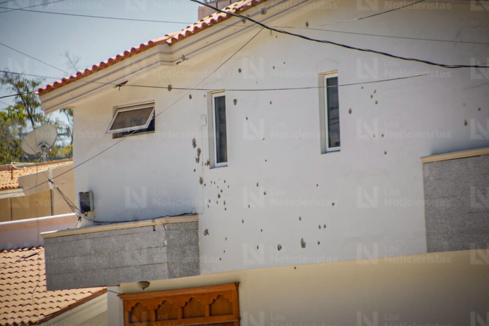 Balean residencia donde vivía el gobernador con licencia Rubén Rocha Moya en Las Quintas, Culiacán; la casa tiene años deshabitada