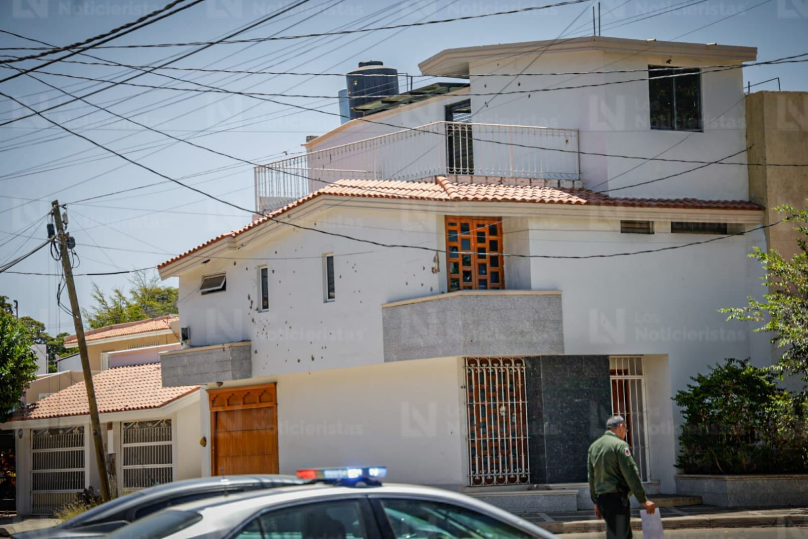 Balean residencia donde vivía el gobernador con licencia Rubén Rocha Moya en Las Quintas, Culiacán; la casa tiene años deshabitada