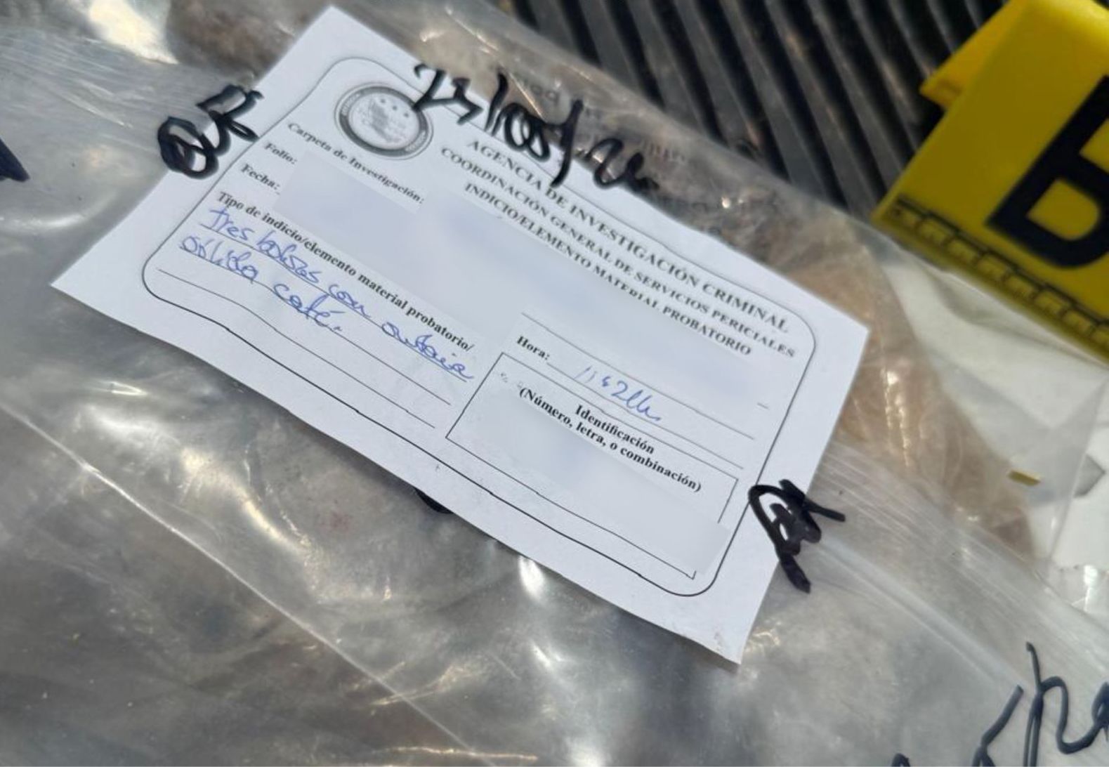 Catean presunto laboratorio clandestino y localizan sustancias químicas, un remolque y municiones, en El Progreso, Culiacán