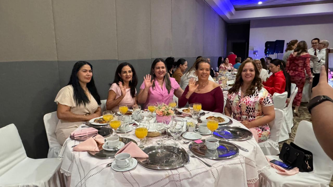 Celebración Día de las Madres de Canaco Culiacán
