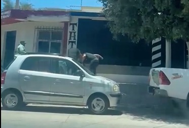 Ciudadanos someten a asaltante en Guasave