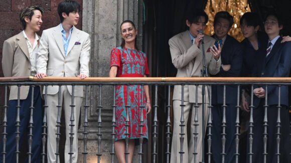 Claudia Sheinbaum celebra saludo de BTS a 50 mil fans en el Zócalo