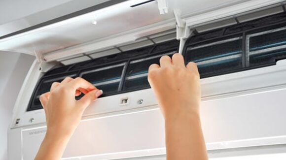 ¿Cómo limpiar los filtros de tu minisplit y evitar que gaste más luz?