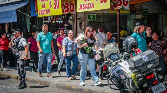 “Compras de pánico” disparan ventas previo al festejo del Día de las Madres en Culiacán: Comerciantes
