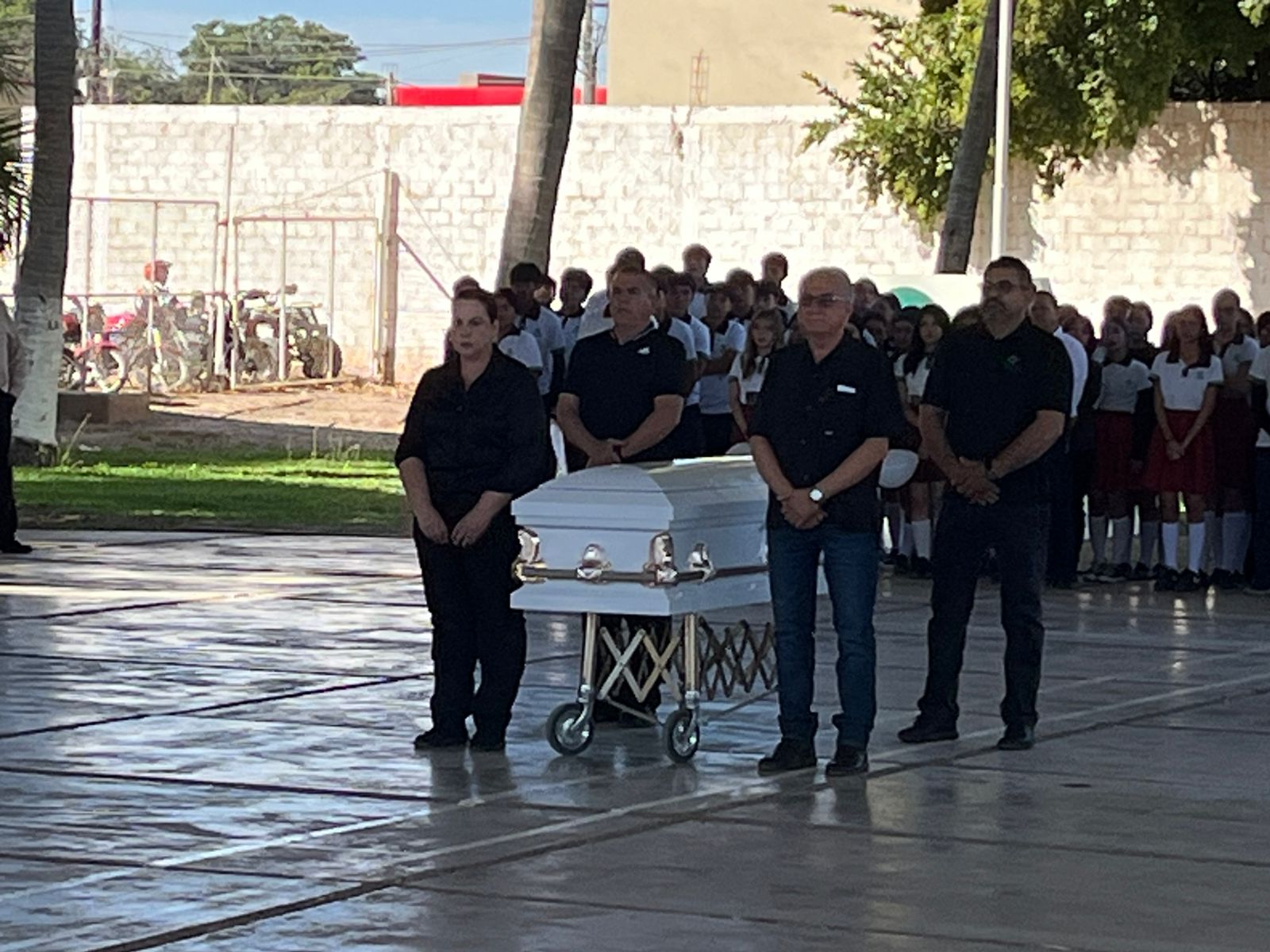 Con emotivo homenaje despiden en Conalep Guasave