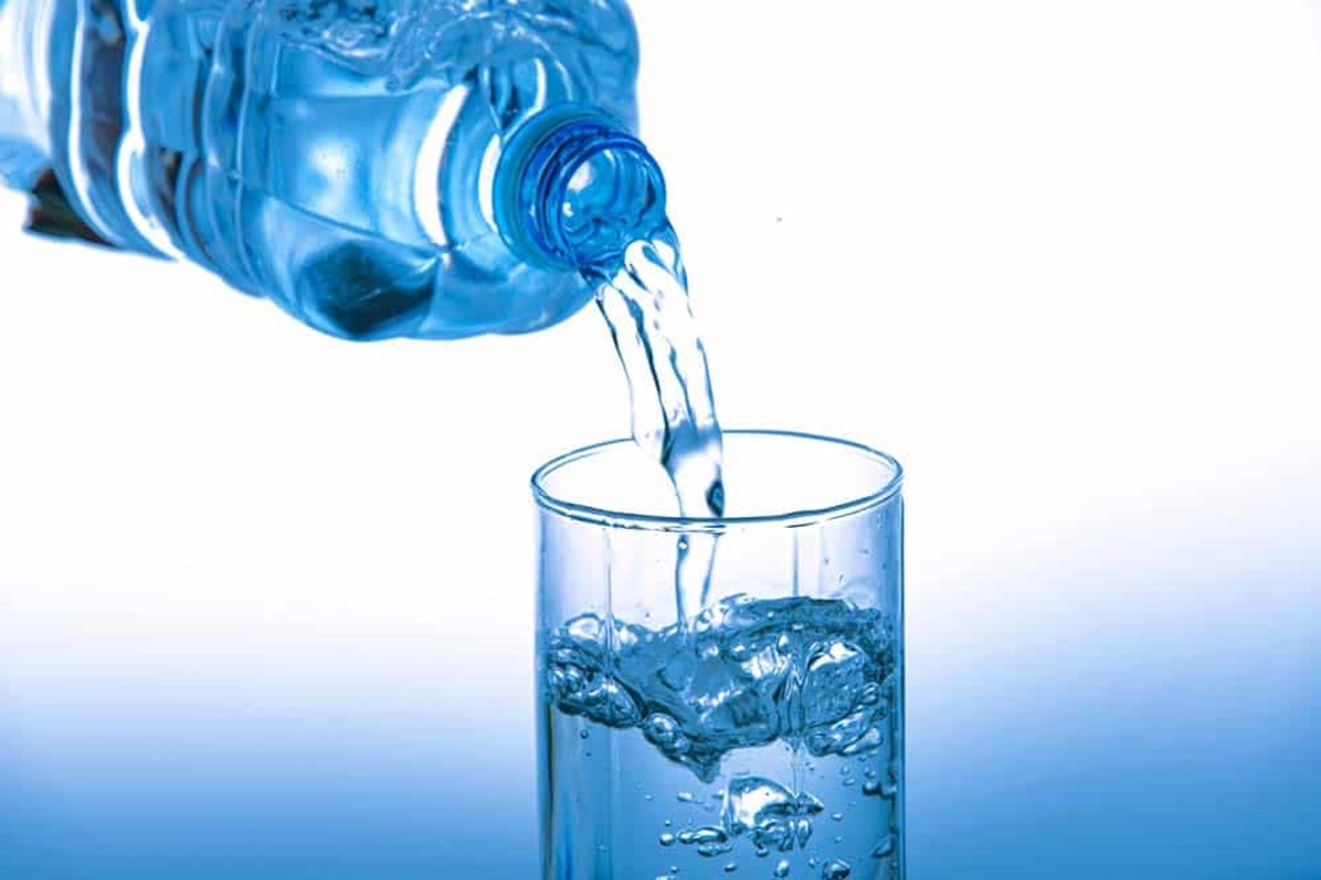 Cuanta agua debes tomar al día dependiendo tu edad