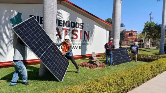 ¿Quieres aprender a instalar paneles solares?   Cursos “despegan” en ICATSIN por alza en recibos de CFE