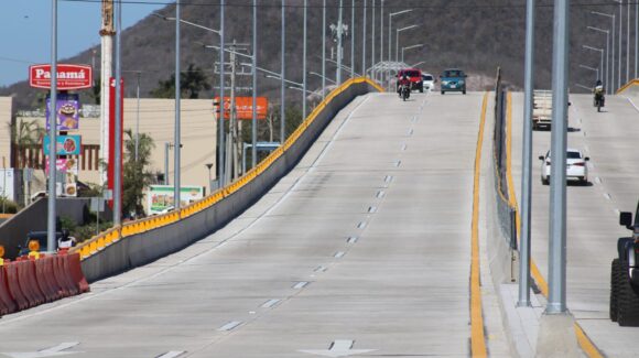 Trabajos bajo el puente de la avenida Pérez Escoboza, en Mazatlán, son por construcción de canchas deportivas: alcaldesa