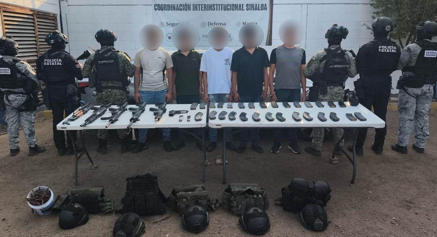 Detienen a 5 hombres con fusiles en Culiacán, Sinaloa; dos son menores