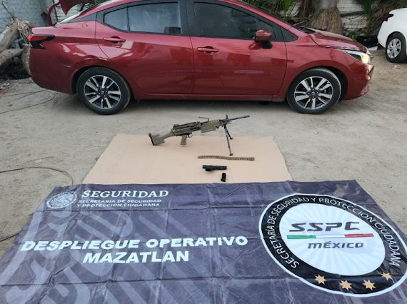 Detienen a un hombre con armas en Mazatlán
