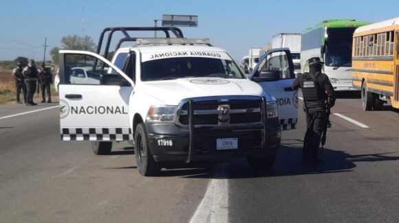 Atacan a la GN en la carretera Mazatlán-Tepic en Escuinapa y se desata enfrentamiento; SSPE reporta que ya hay paso