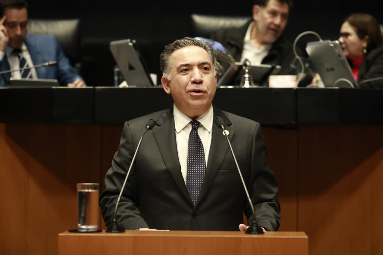 Enrique Inzunza en el Senado