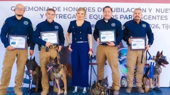 Fiscalía de Baja California rinde homenaje a agentes caninos K9 jubilados