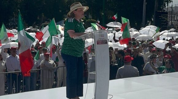 “La soberanía no se negocia ni se regatea”: Yeraldine Bonilla respalda a Sheinbaum ante más de 45 mil sinaloenses