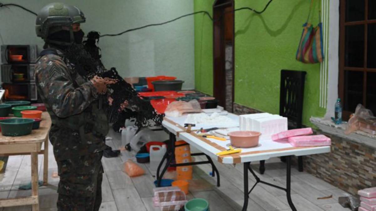 Guatemala desmantela el mayor laboratorio de cocaína en 15 años cerca de la frontera con México