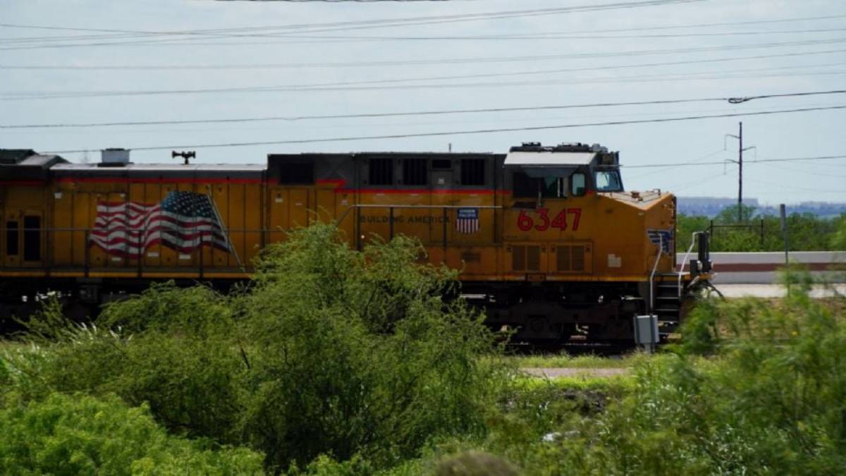 Hallan seis cuerpos en vagón de tren en Laredo, Texas