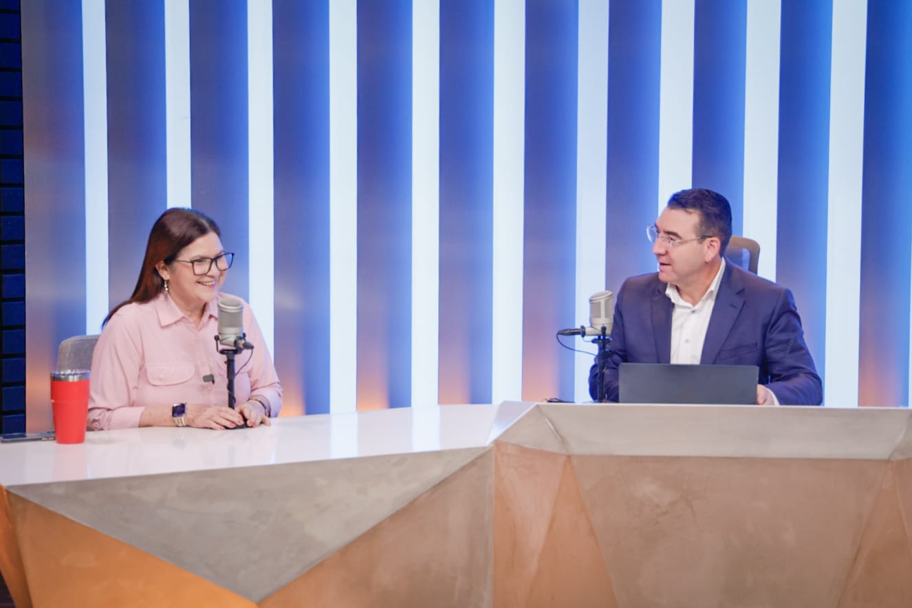 Imelda Castro en entrevista con Luis Alberto Díaz