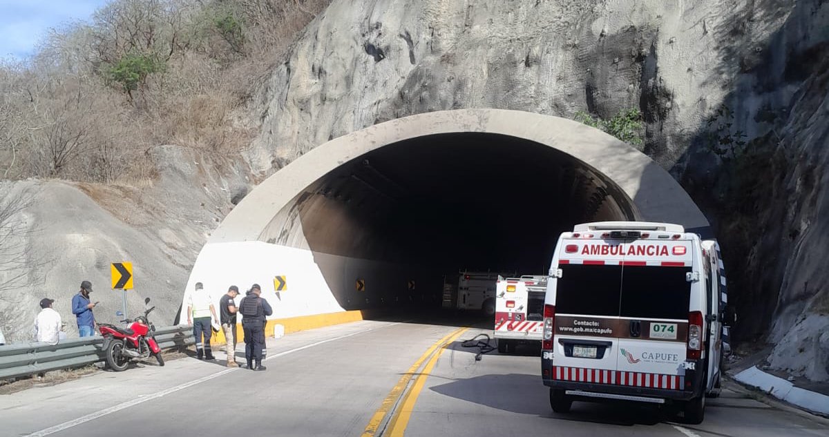 Incendio de trailer en la Mazatlán Durango
