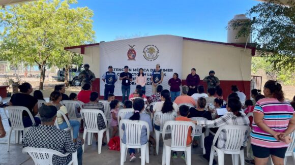 Marina y Ayuntamiento llevan jornada médica y apoyos a comunidad de La Amapa, Mazatlán