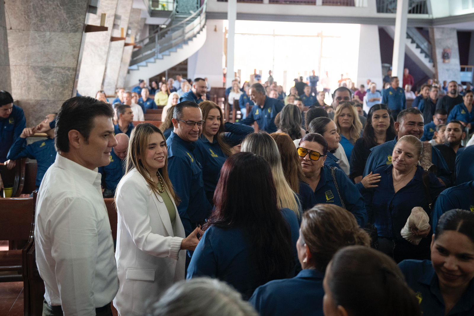 La alcaldesa de Culiacán, Ana Miriam Ramos, acompañó a trabajadores y líderes del STASAC en misa con motivo de su 51 aniversario