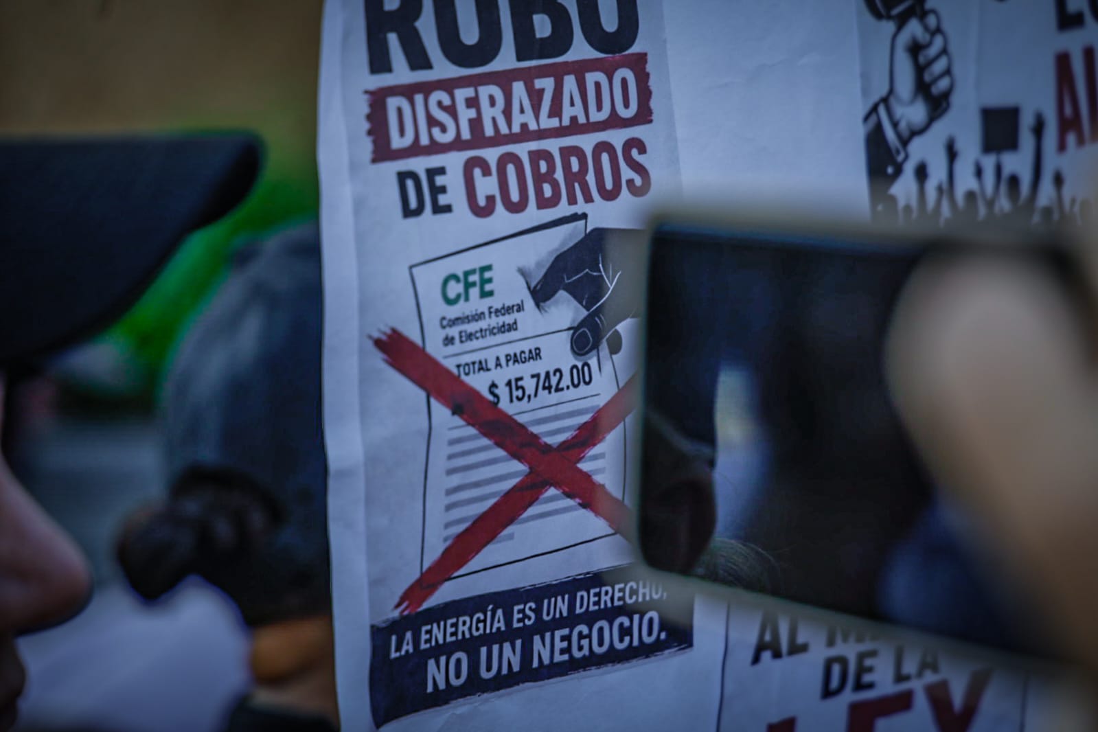 Marchan por los altos cobros de CFE en Culiacán