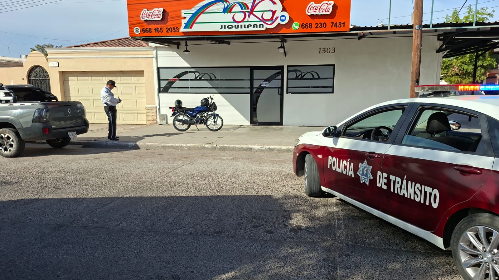 Pareja de motociclistas resultan lesionados tras accidente en Los Mochis, Sinaloa.