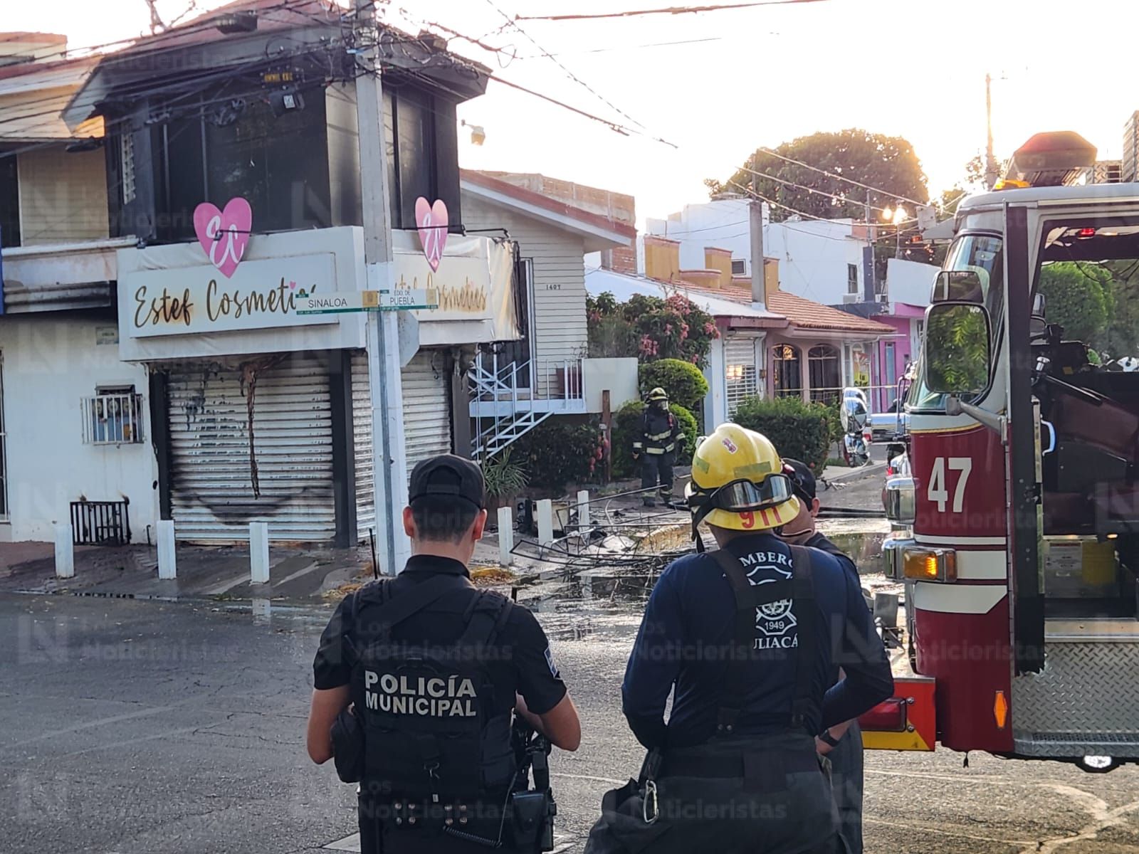 Queman local de cosméticos en Las Quintas de Culiacán, Sinaloa