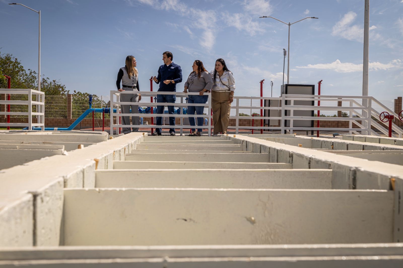 Realizan primeras pruebas de operación de planta potabilizadora de San Lorenzo, en Culiacán, alcaldesa Ana Miriam hace recorrido de supervisión