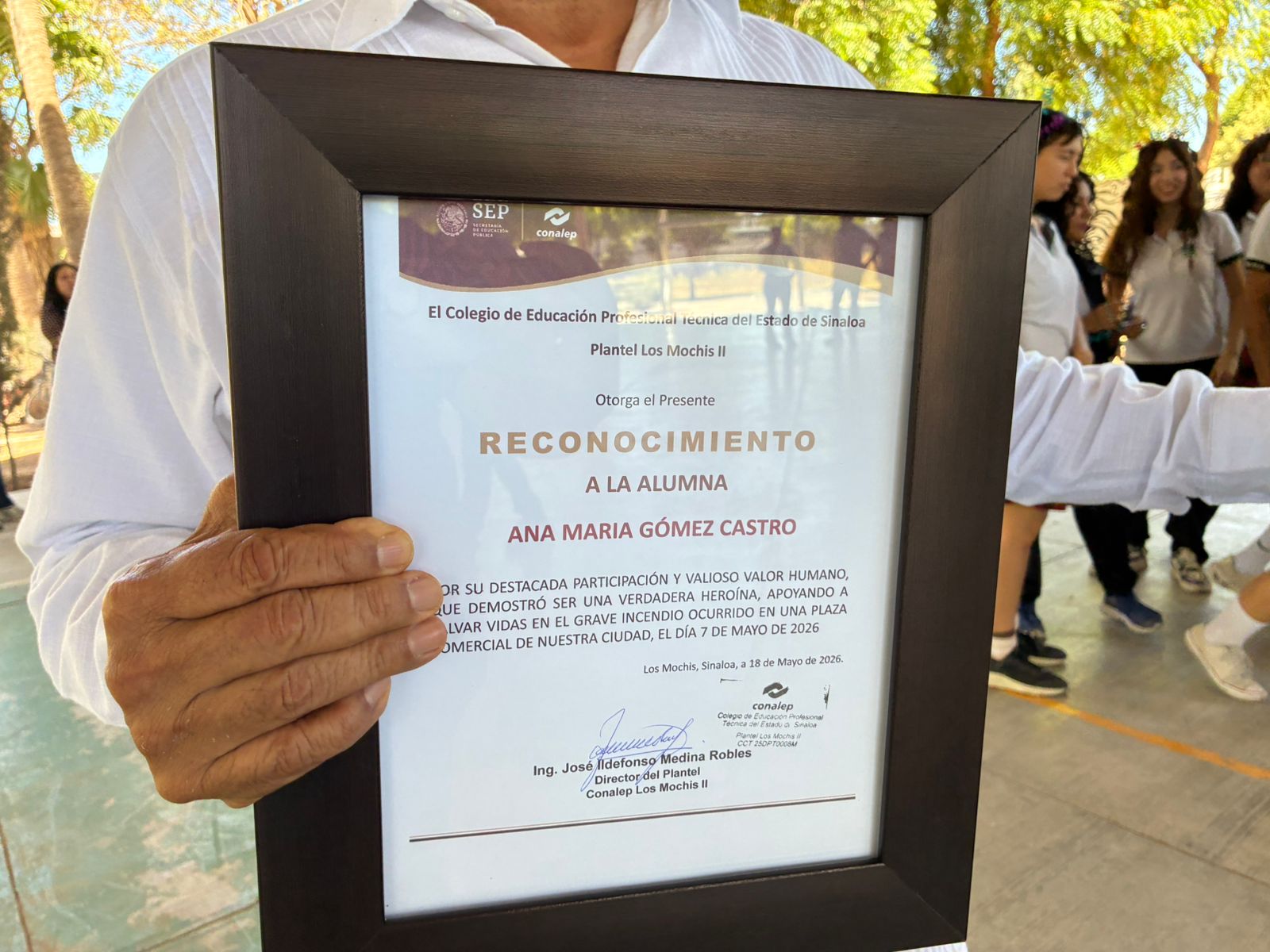 Reconocen heroísmo de Ana María Gómez Castro por alertar y salvar vidas durante incendio en Plaza Fiesta Las Palmas