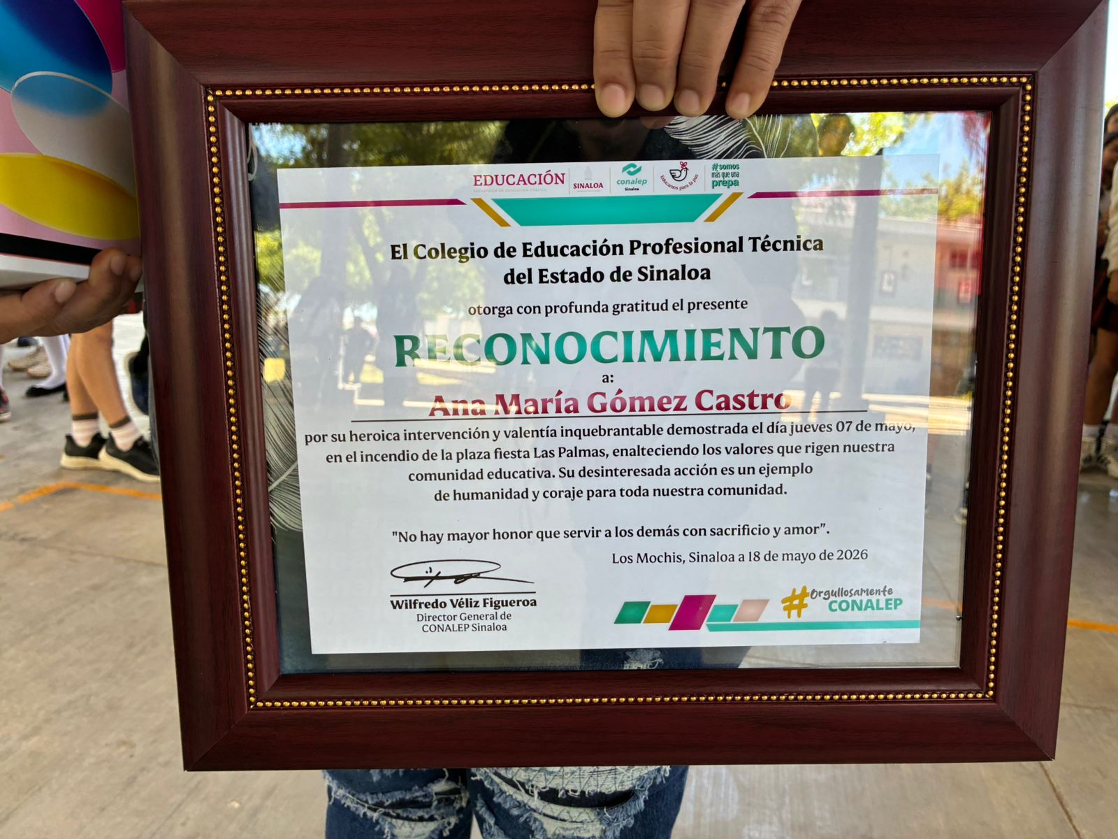 Reconocen heroísmo de Ana María Gómez Castro por alertar y salvar vidas durante incendio en Plaza Fiesta Las Palmas