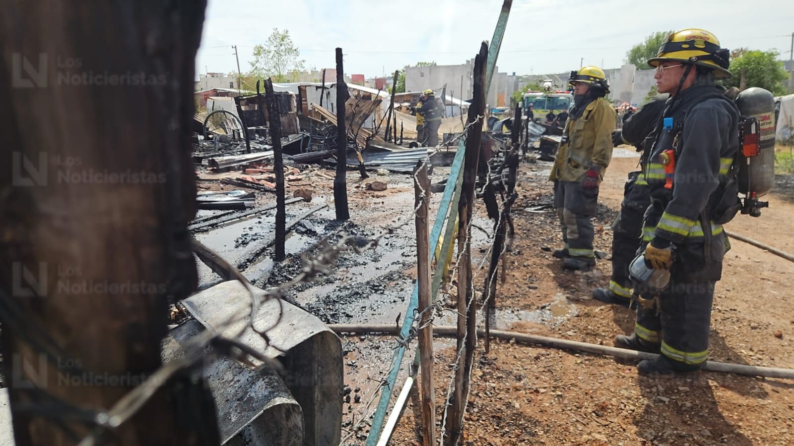 Reportan incendio en invasiones en Valle del Agua, Culiacán