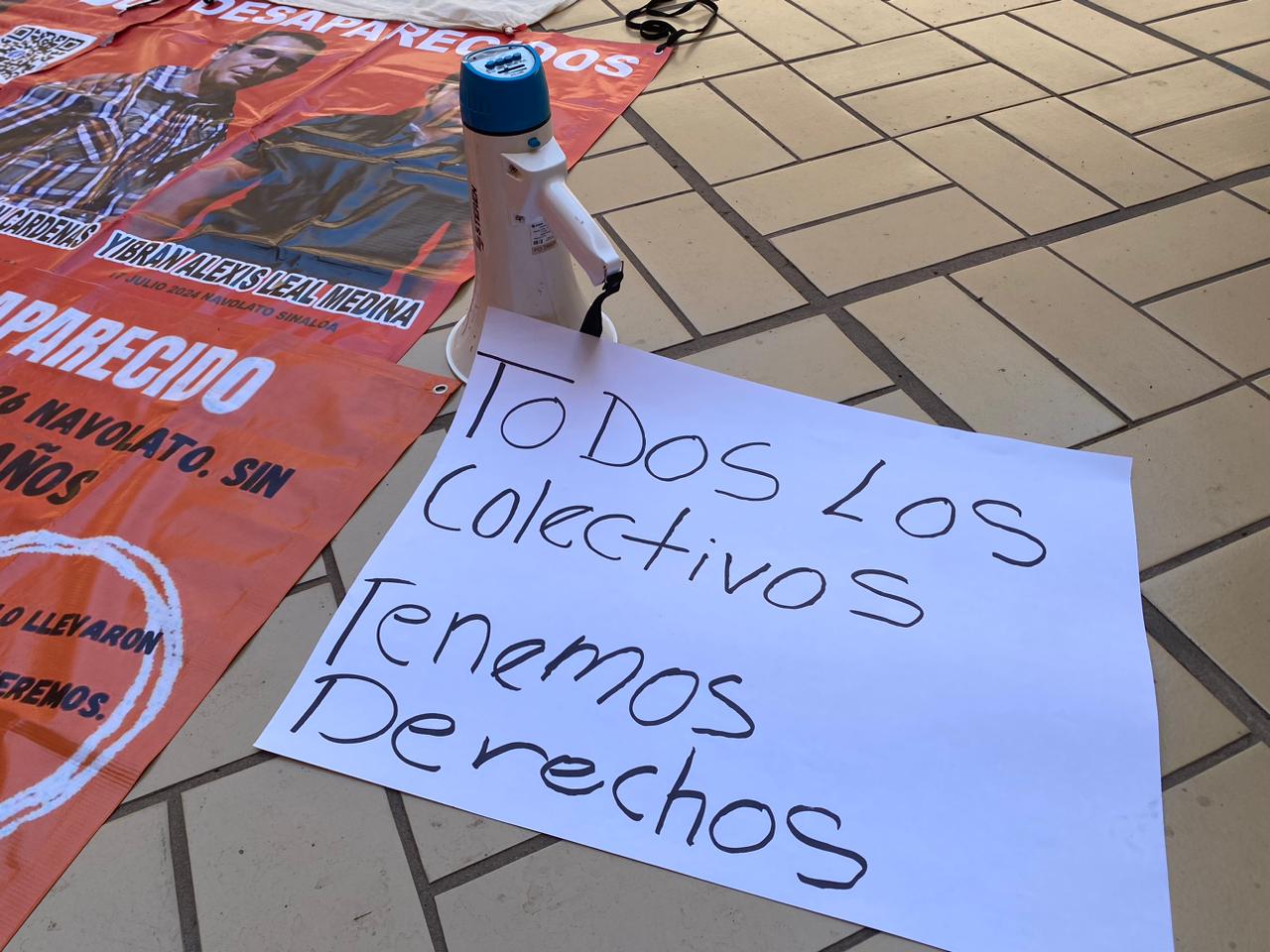 Sabuesos Guerreras se manifiestan en Palacio de Gobierno este miércoles