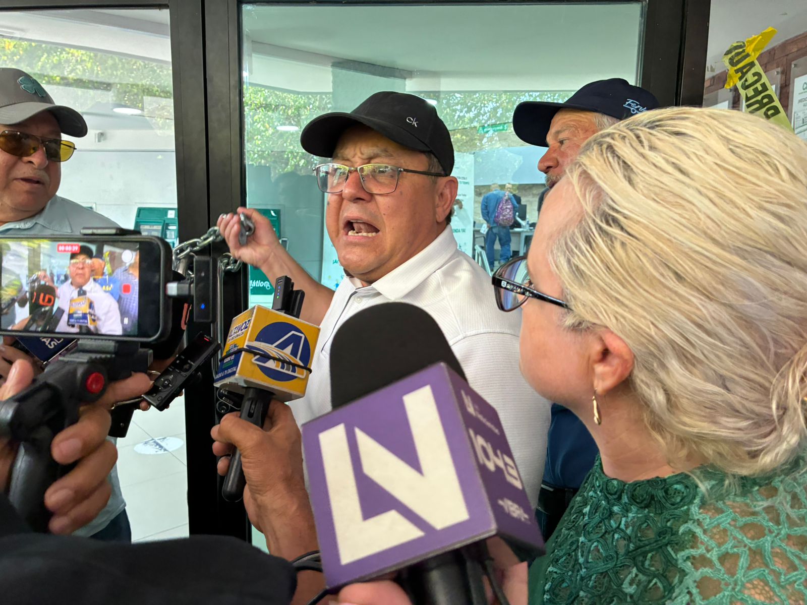Toman instalaciones de CFE en Los Mochis