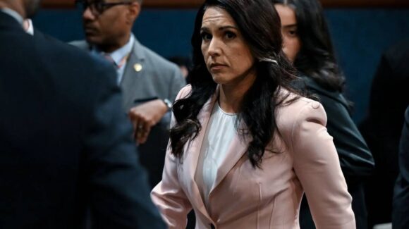 Tulsi Gabbard renuncia como directora de Inteligencia Nacional de EE. UU.