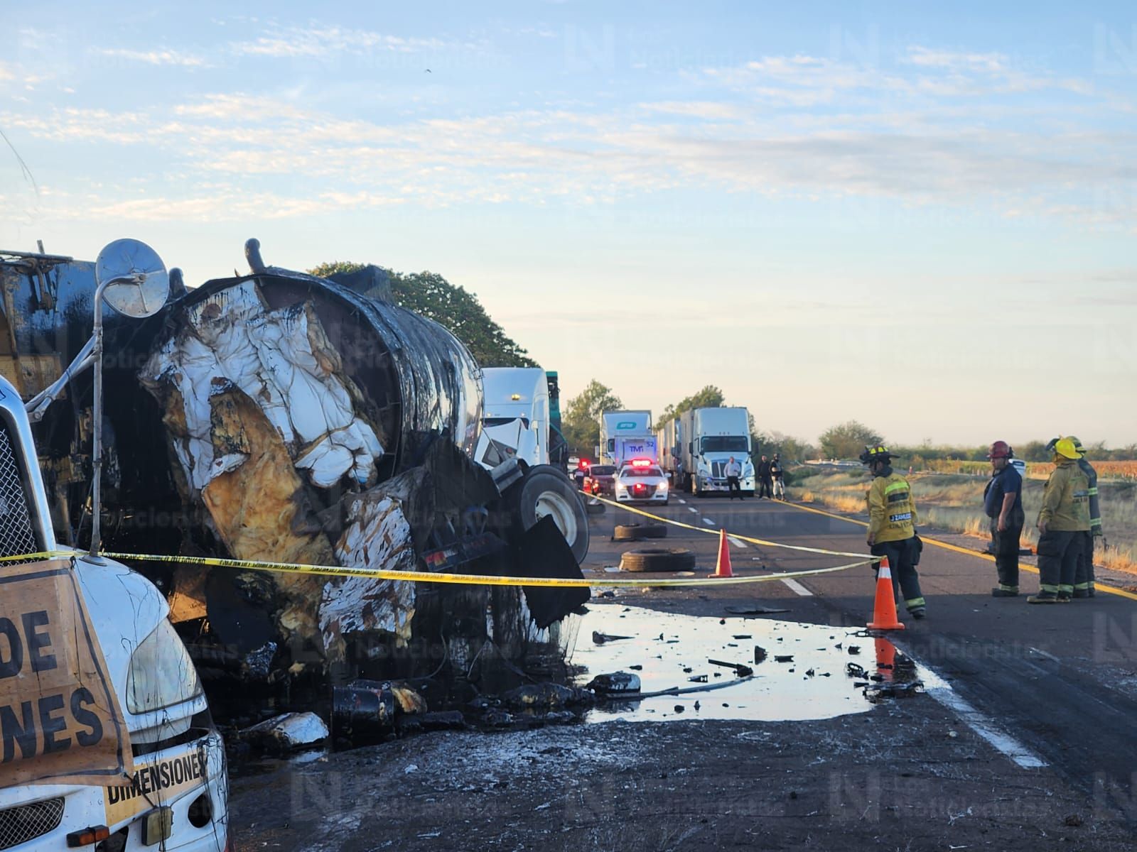 Un muerto y dos heridos deja choque de tráileres sobre la Culiacán Mazatlán