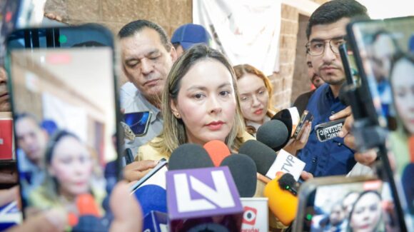 “Se está trabajando con el secretario de Seguridad Pública”: Yeraldine Bonilla tras riña en penal de Aguaruto