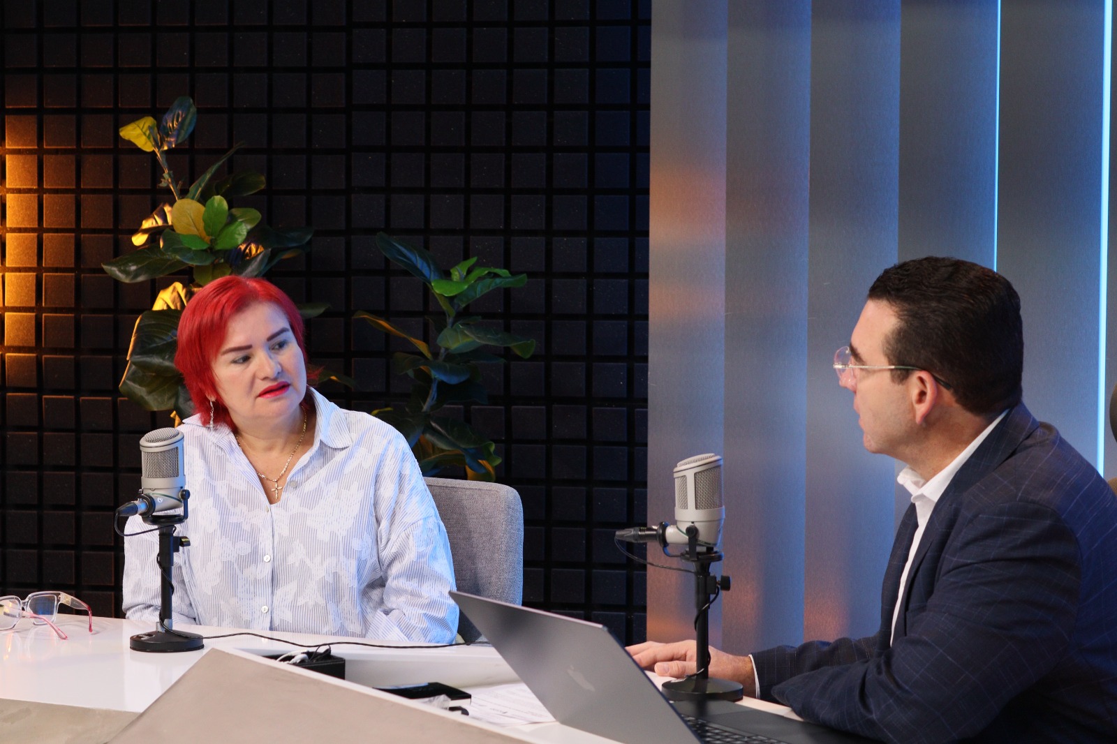 Yesenia Rojo en entrevista en Los Noticieristas