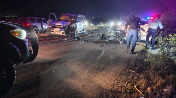 Fuerte choque entre sedán y vagoneta en la carretera Cien de Guasave, Sinaloa, deja un lesionado