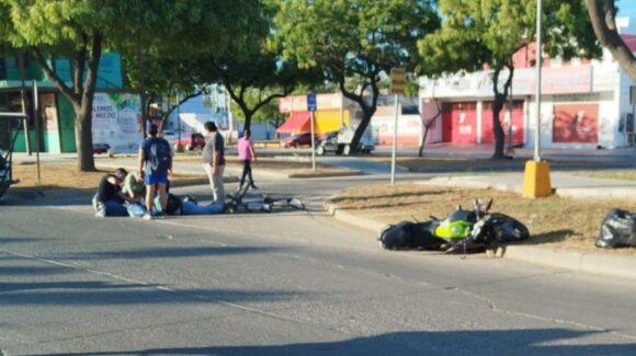 Choque entre motociclista y ciclista deja dos lesionados en Mazatlán, Sinaloa