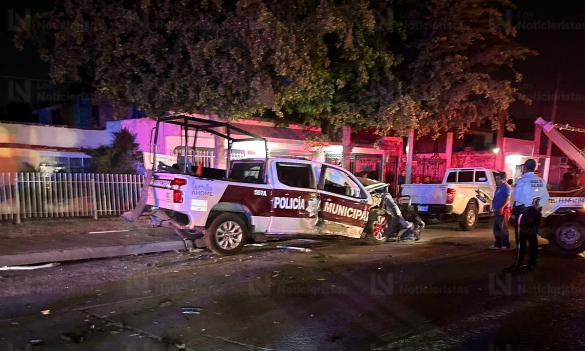 Accidente entre patrulla y vagoneta en la Bienestar de Los Mochis, Sin.