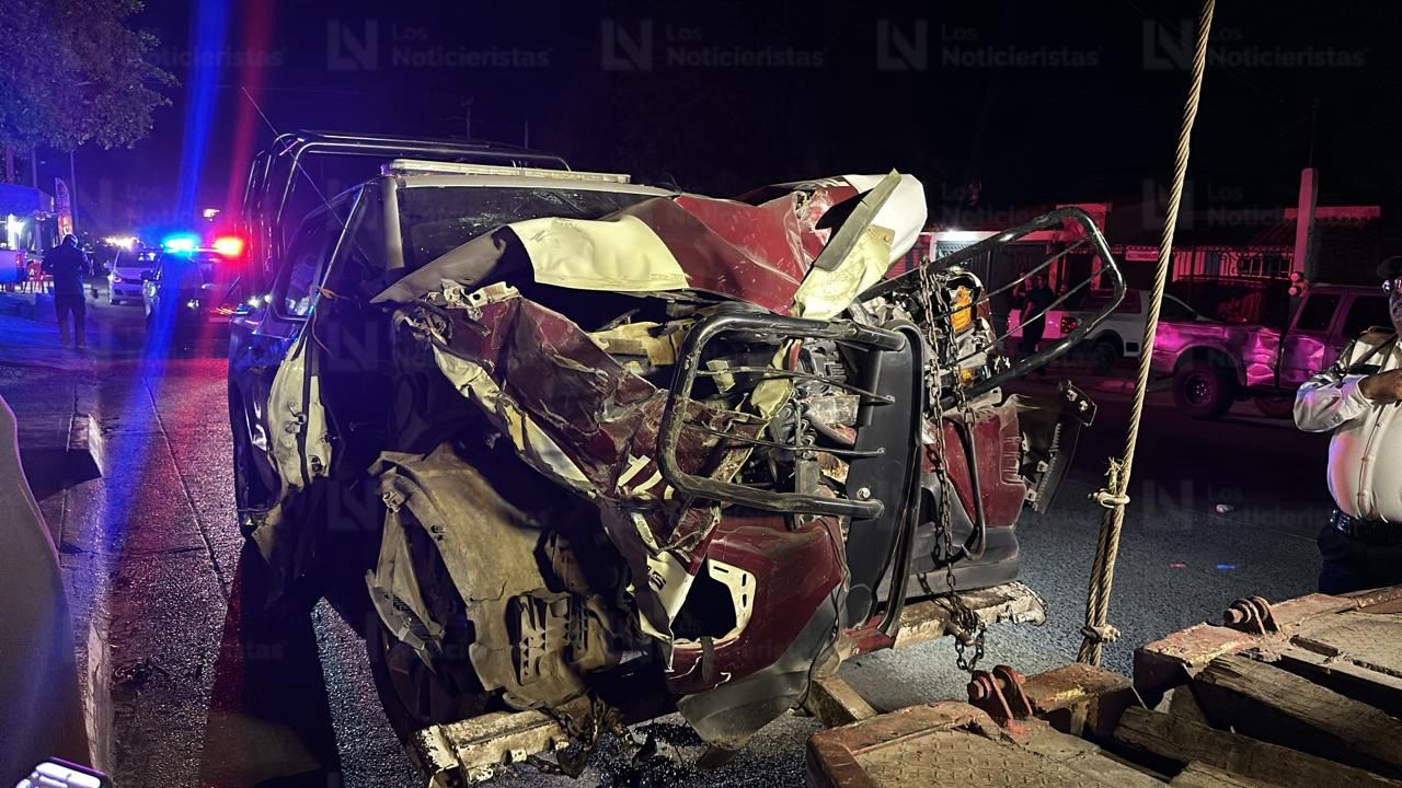 Accidente entre patrulla y vagoneta en la Bienestar de Los Mochis, Sin.