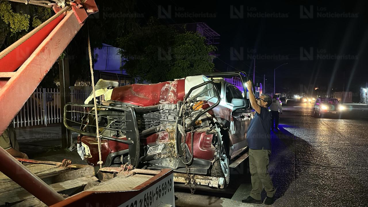 Accidente entre patrulla y vagoneta en la Bienestar de Los Mochis, Sin.