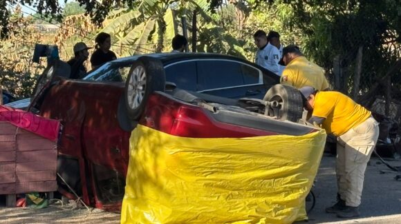 Fatal accidente deja una pareja fallecida y una persona lesionada en Navolato, Sinaloa