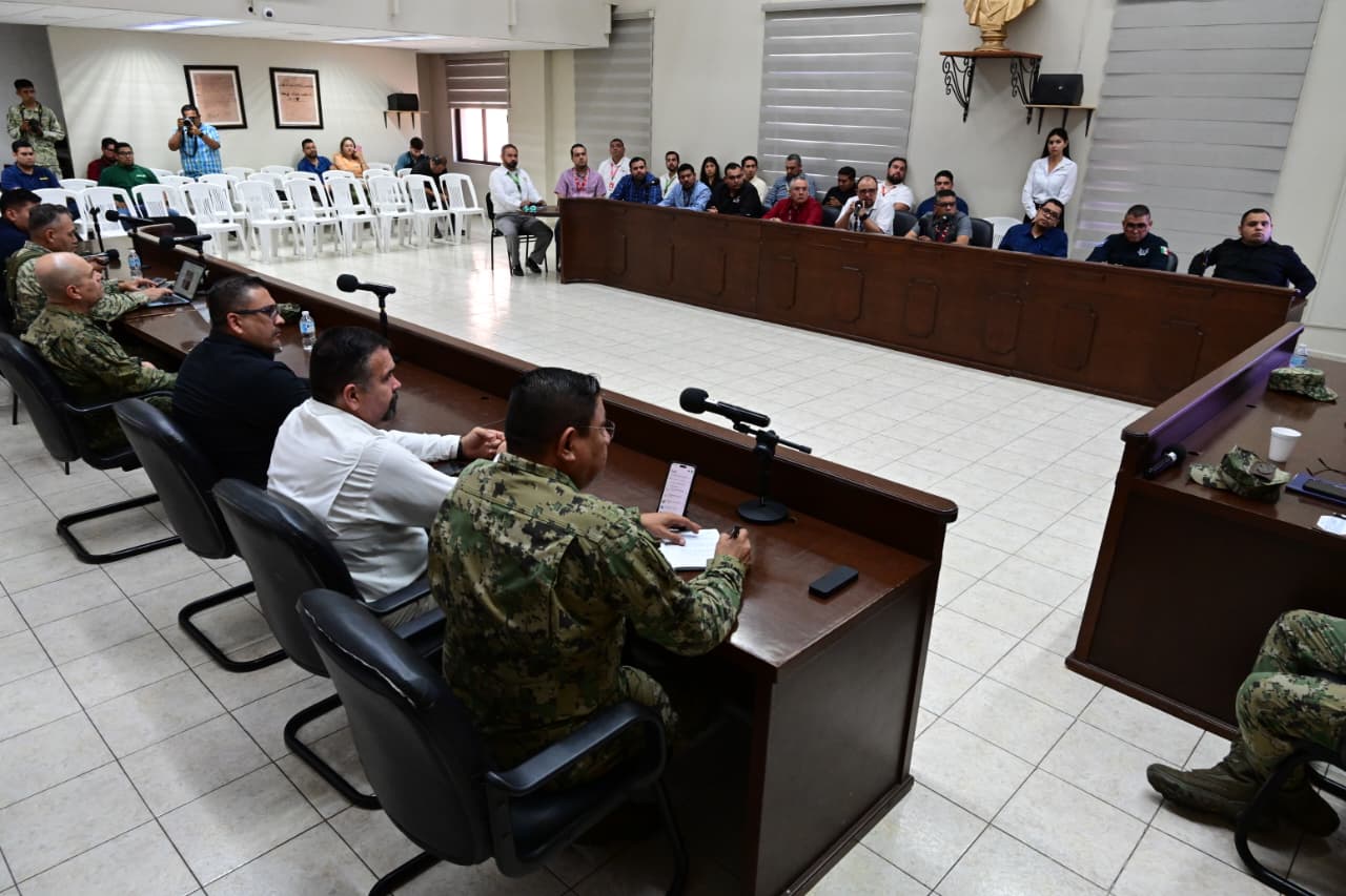 Reunión con gerentes de seguridad en Mazatlán