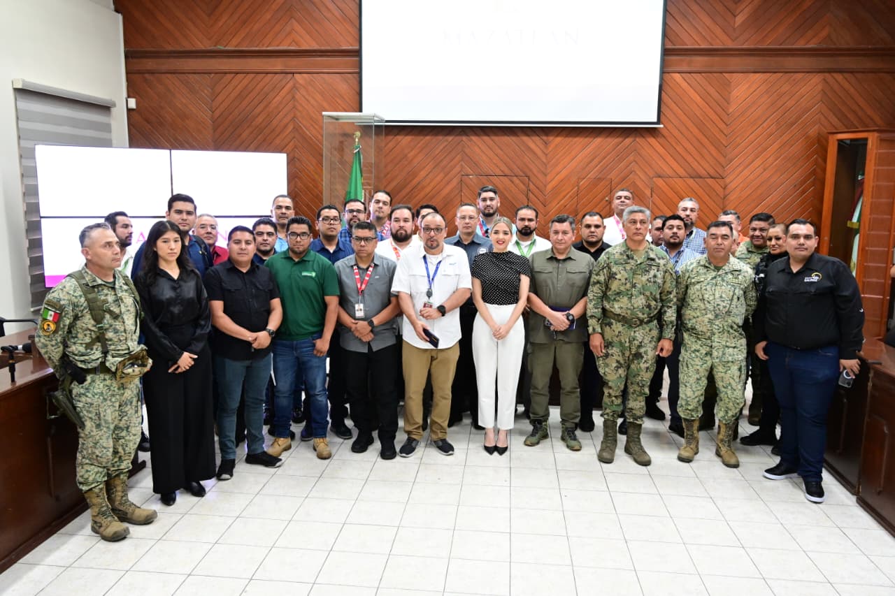 Reunión con gerentes de seguridad en Mazatlán